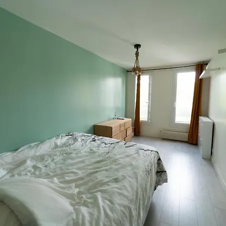 Entire Apartment *